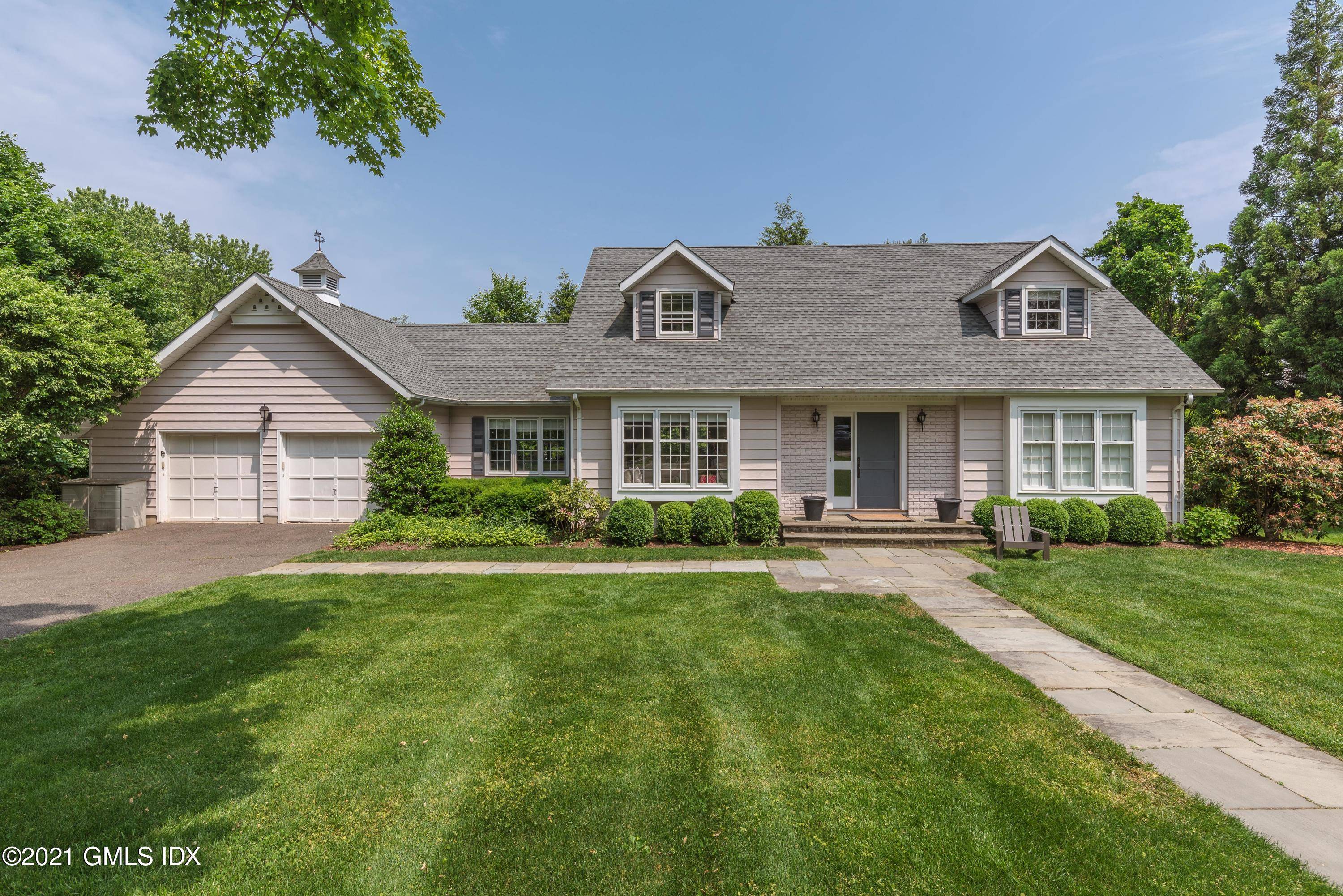 Fully renovated 5 bed 4 bath home in central Greenwich on a quiet cul de sac off of lower North Street.