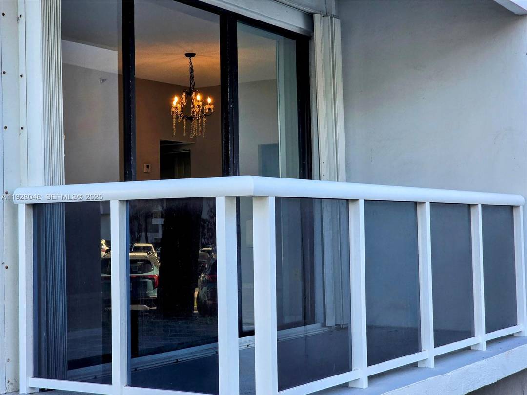 BEAUTIFUL UNIT IN VERY DESIRABLE WATERVIEW COMPLEX.