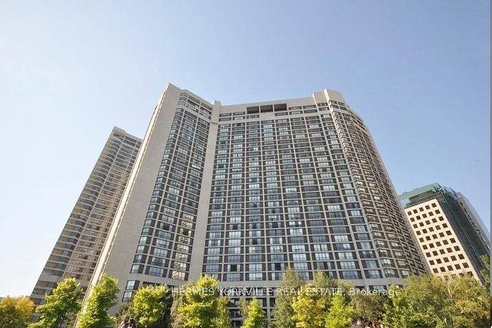 Spacious, open concept, exquisitely renovated suite, app.