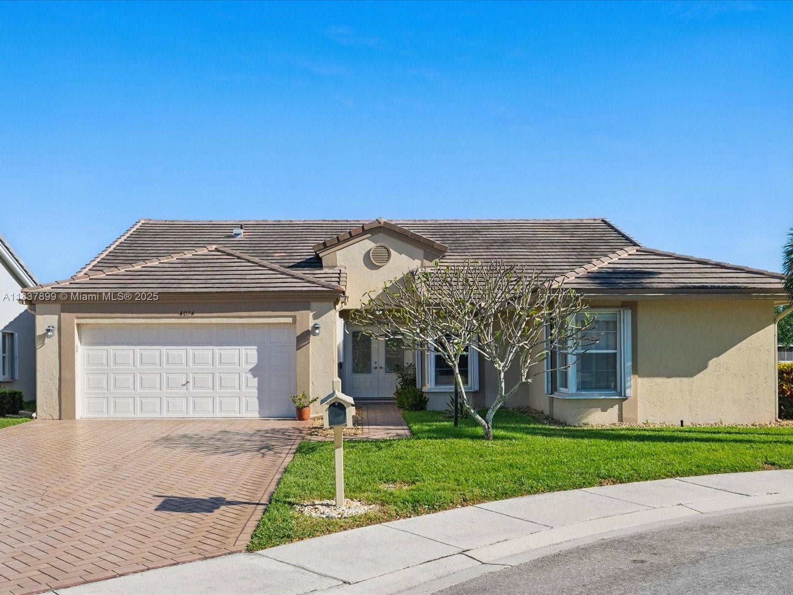 This stunning 3 bedroom, 2 bath home, ideally positioned to capture breathtaking lake views from both the rear and right side of the home.