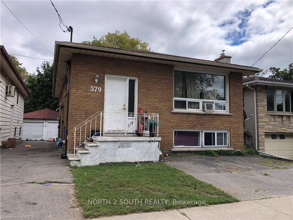 All brick legal duplex with amazing income potential in the highly desirable Kings court area.