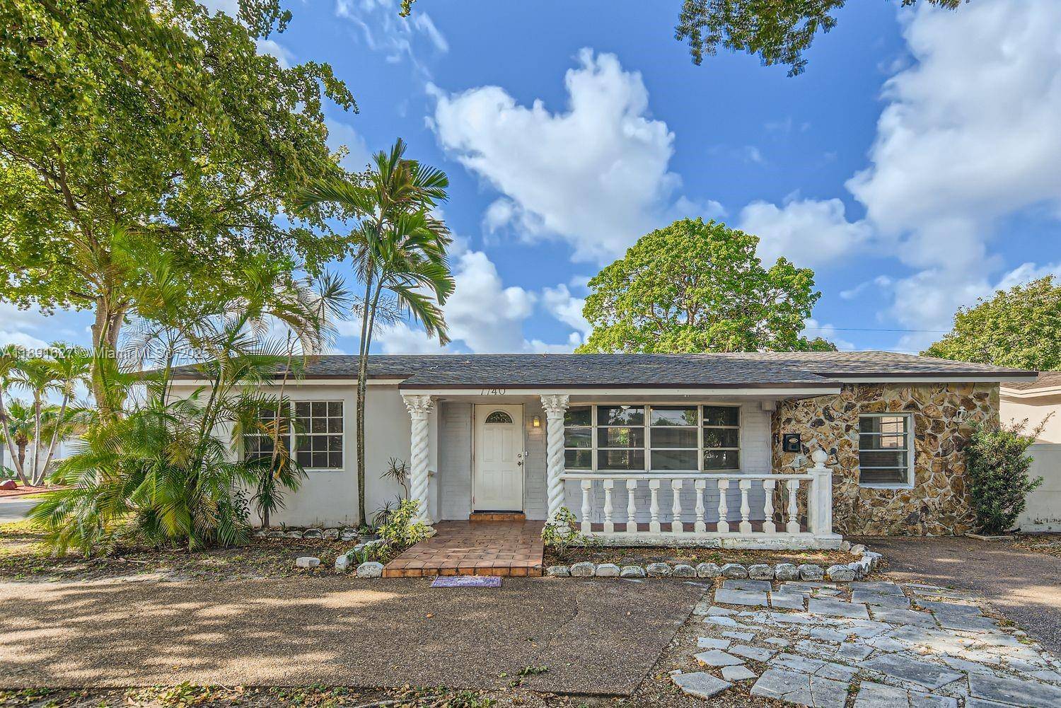 Corner lot 3 2 home in decent condition with a practical and comfortable layout.