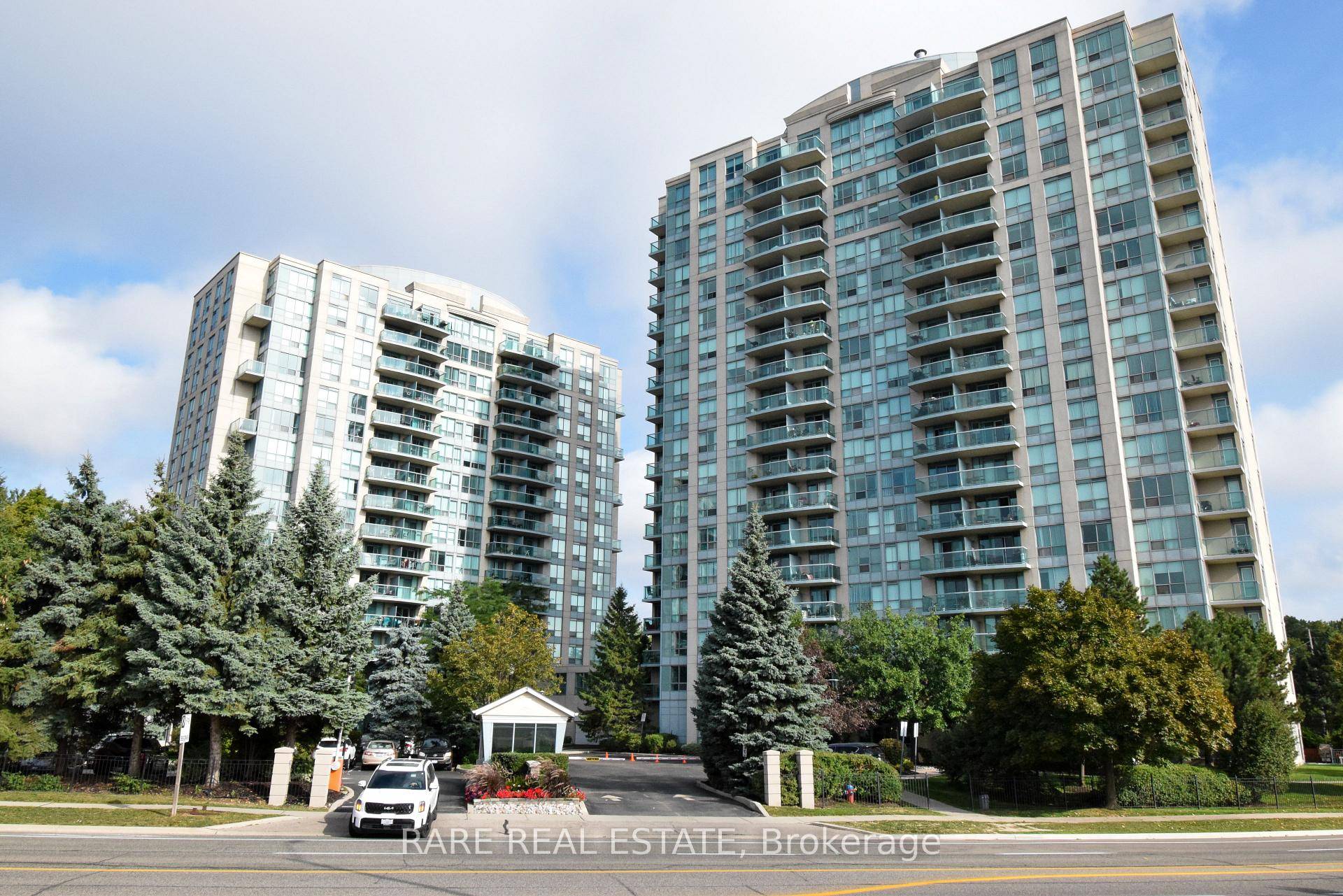 Welcome to Unit 509 in the highly desirable Parkway Place, offering an amazingly convenient location.