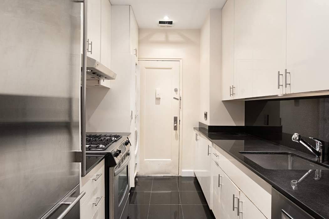 Perched on the 10th floor of this distinguished white glove pre war condominium, this well proportioned one bedroom residence offers a smart layout, generous room sizes, and excellent separation of ...