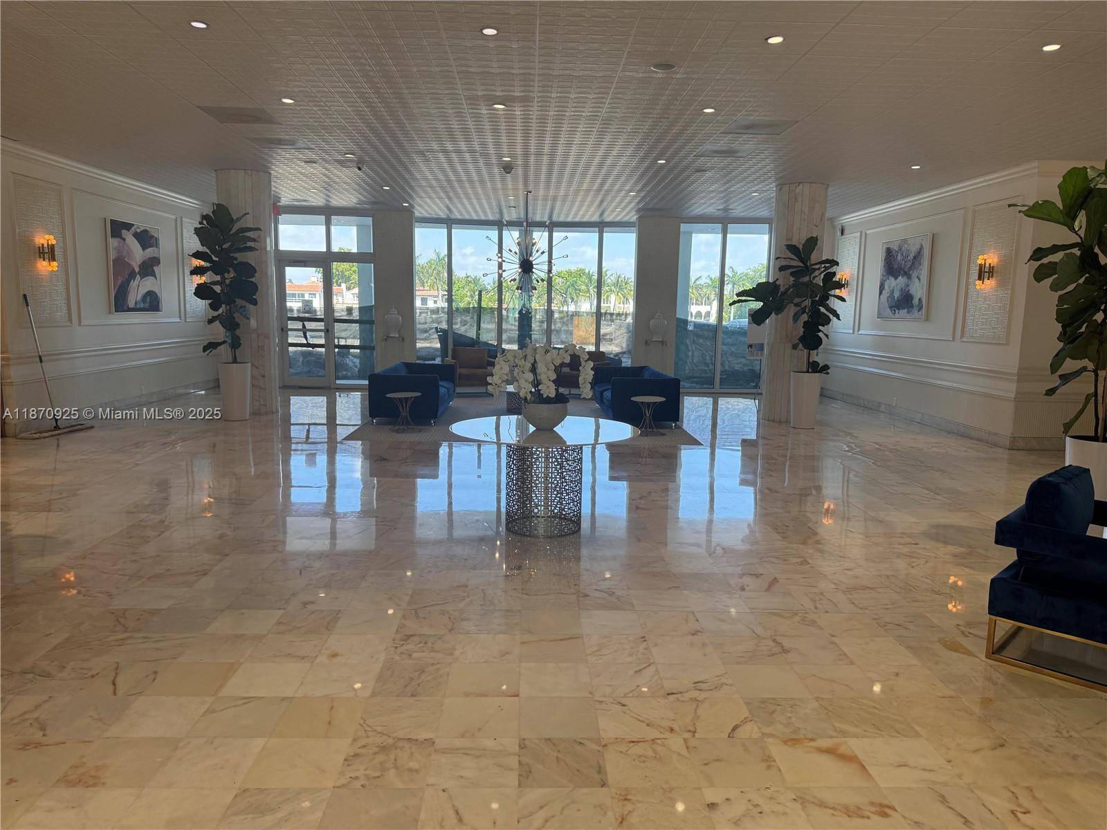 Huge 1 bed, 1, and 1 2 bath with water view !