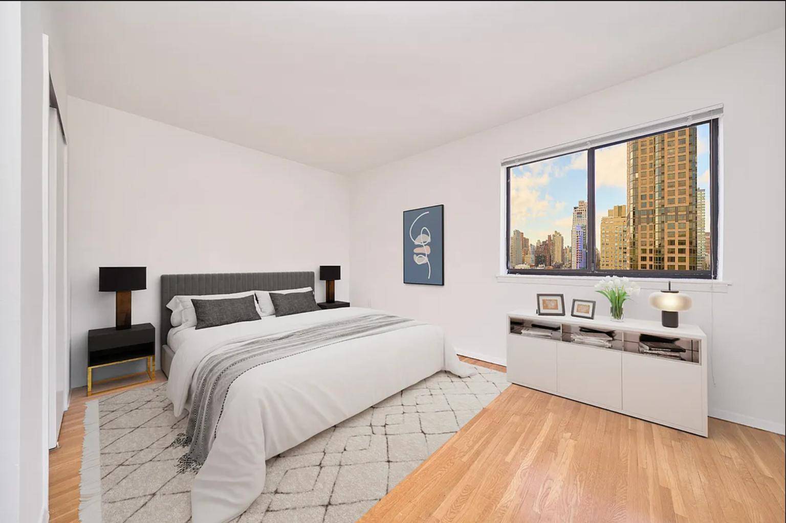 INQUIRE FOR A VIDEOAVAILABLE IMMEDIATELYCome and see this beautiful and spacious studio apartment.