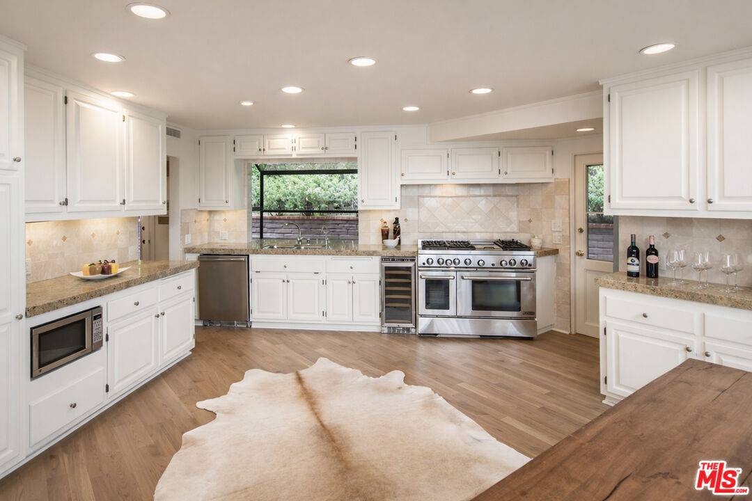 935 Beverlycrest Dr 3BR Beverly Hills Post Office | B.H.P.O. La