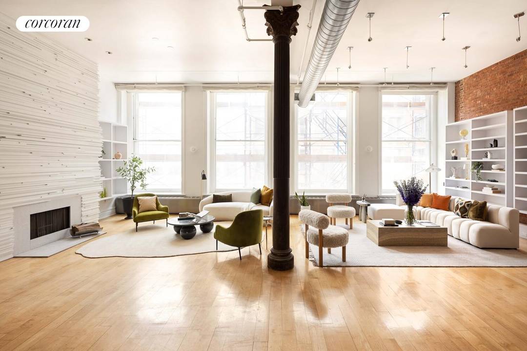 Residence 3A at 56 Crosby Street is a truly exceptional loft in the heart of Soho.