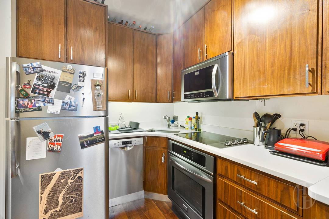 This floor through unit, within the bustling neighborhood of Murray Hill is sure to impress as it features modern finishes and fixtures throughout, as well as all that you could ...