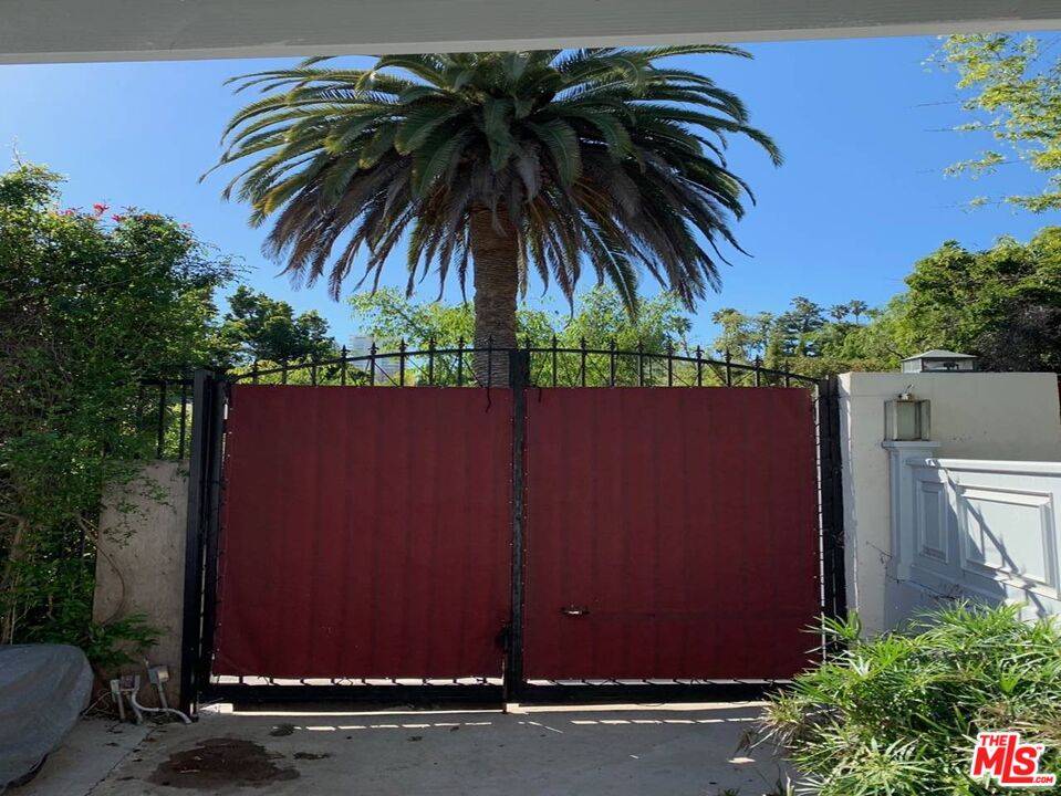 1215  Hilldale Sunset Strip La