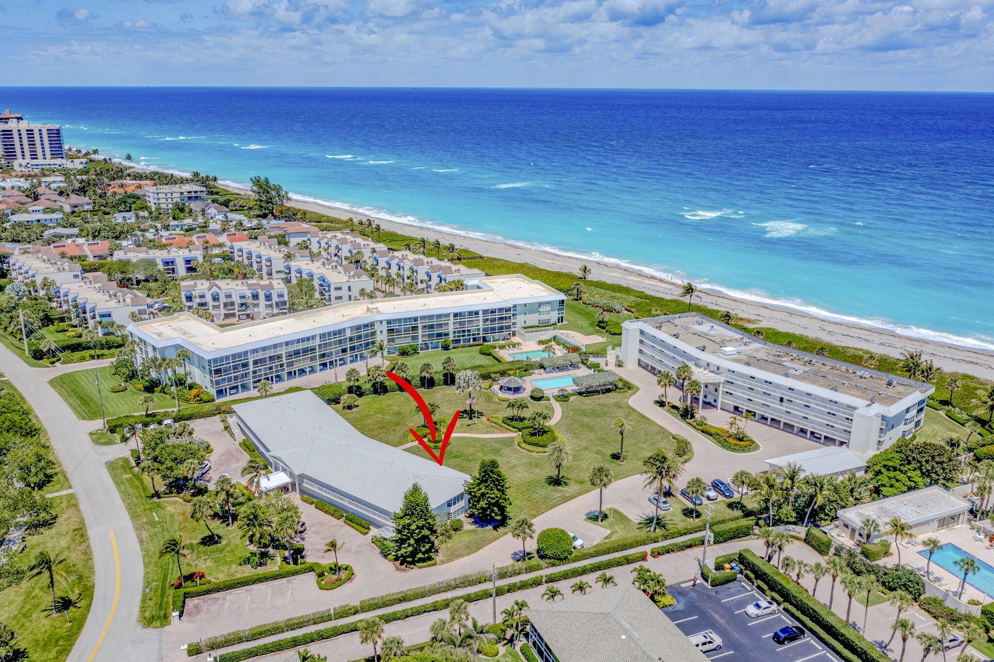 Exquisite Oceanfront Retreat in Juno Beach !