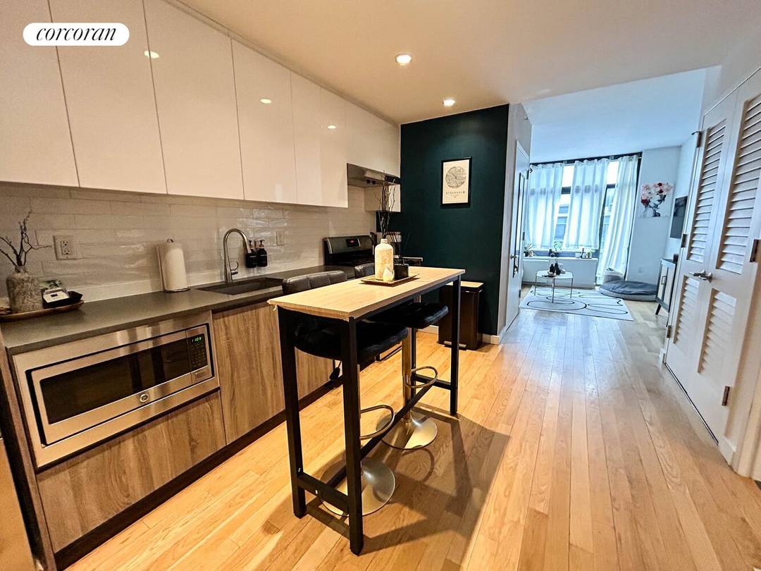 Make Williamsburg your home with this spacious one bedroom apartment that offers tons of natural light and open views !