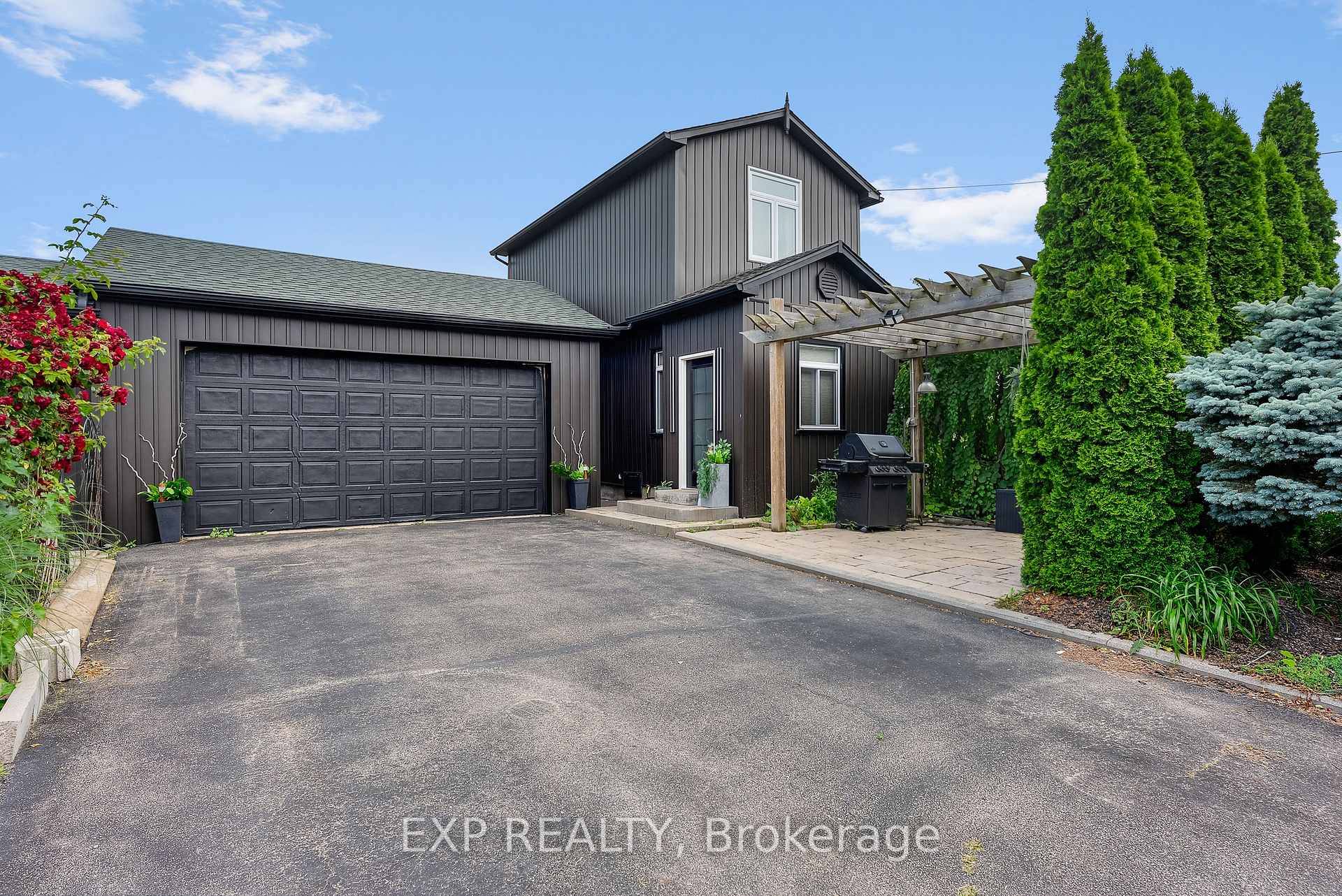 This beautifully updated 3 bedroom 1.