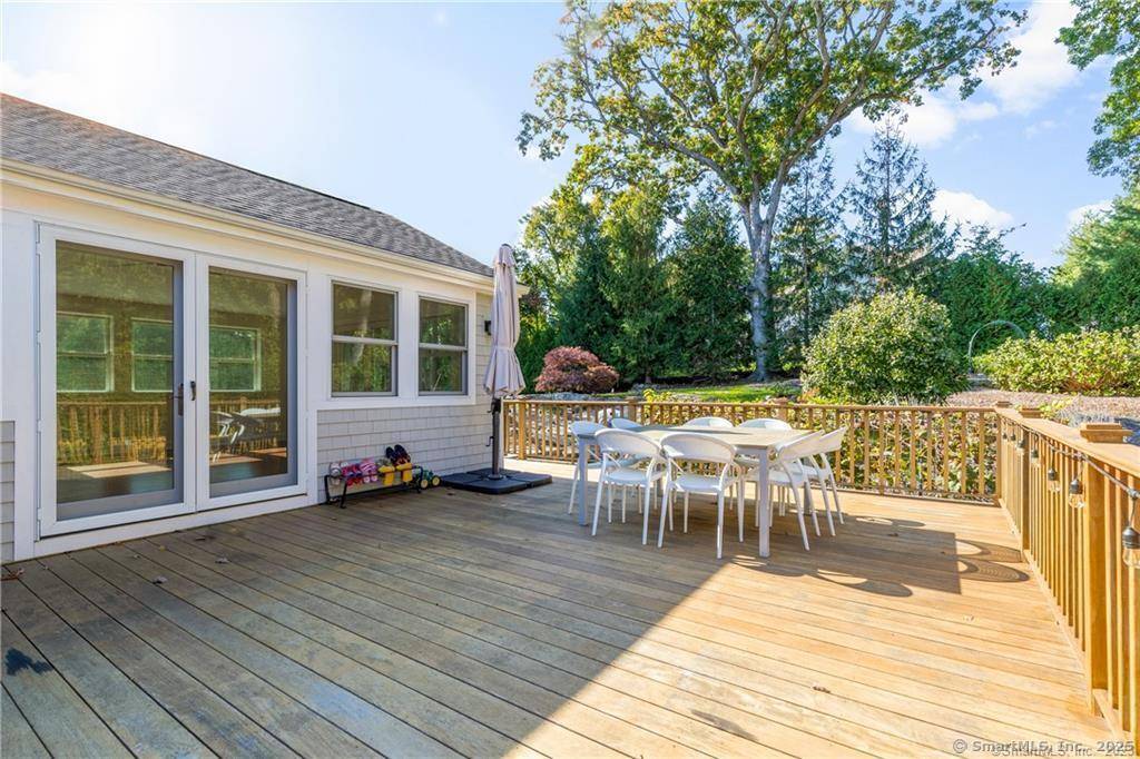 PACK THE FAMILY AND LIVE IN WESTPORT !