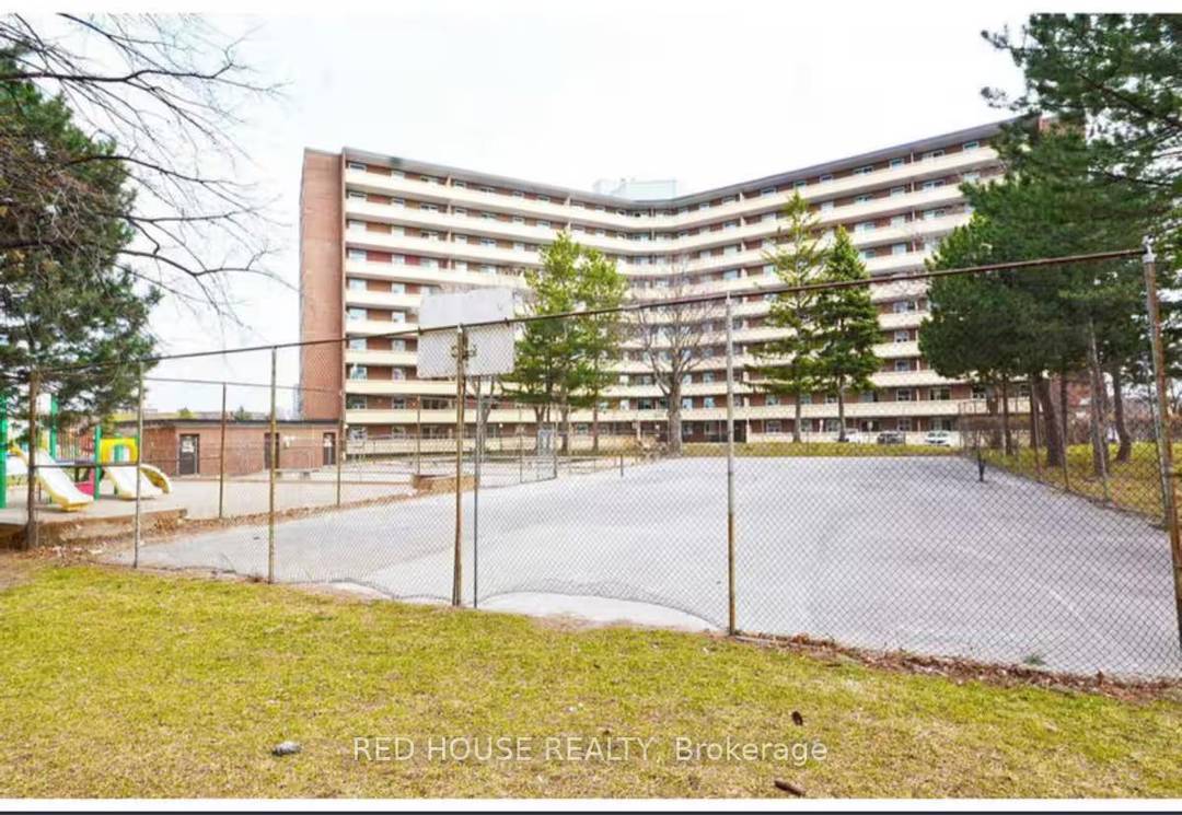 Bright amp ; Furnished Room in a Prime Location Available January 1 2026 !