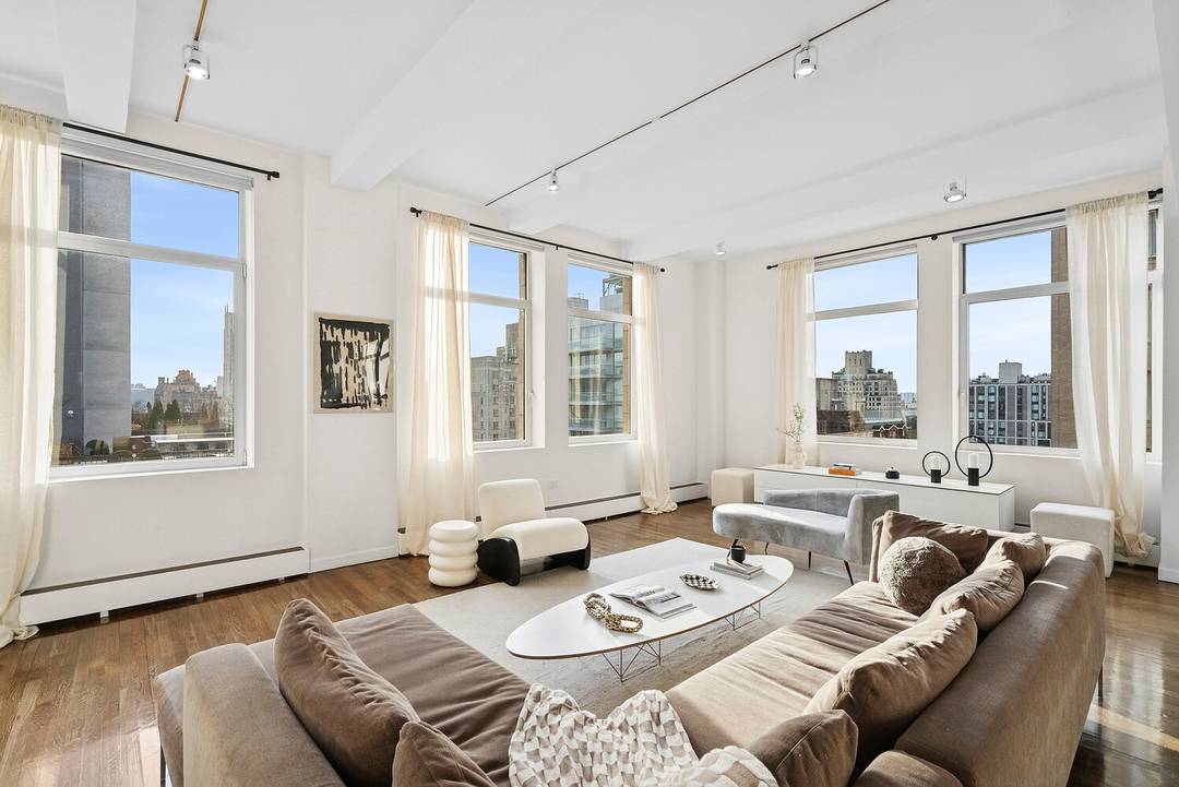 Expansive 4, 200 SF Loft with Dramatic Light, Double Height Windows amp ; Flexible Two Level Layout Residence 11BC 10C at the Chelsea Atelier is a rare, sprawling two level ...