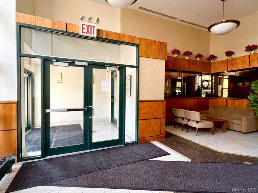 Welcome to this spacious 938 square feet 2 bedrooms condo in an elevator building in the heart of Briarwood.