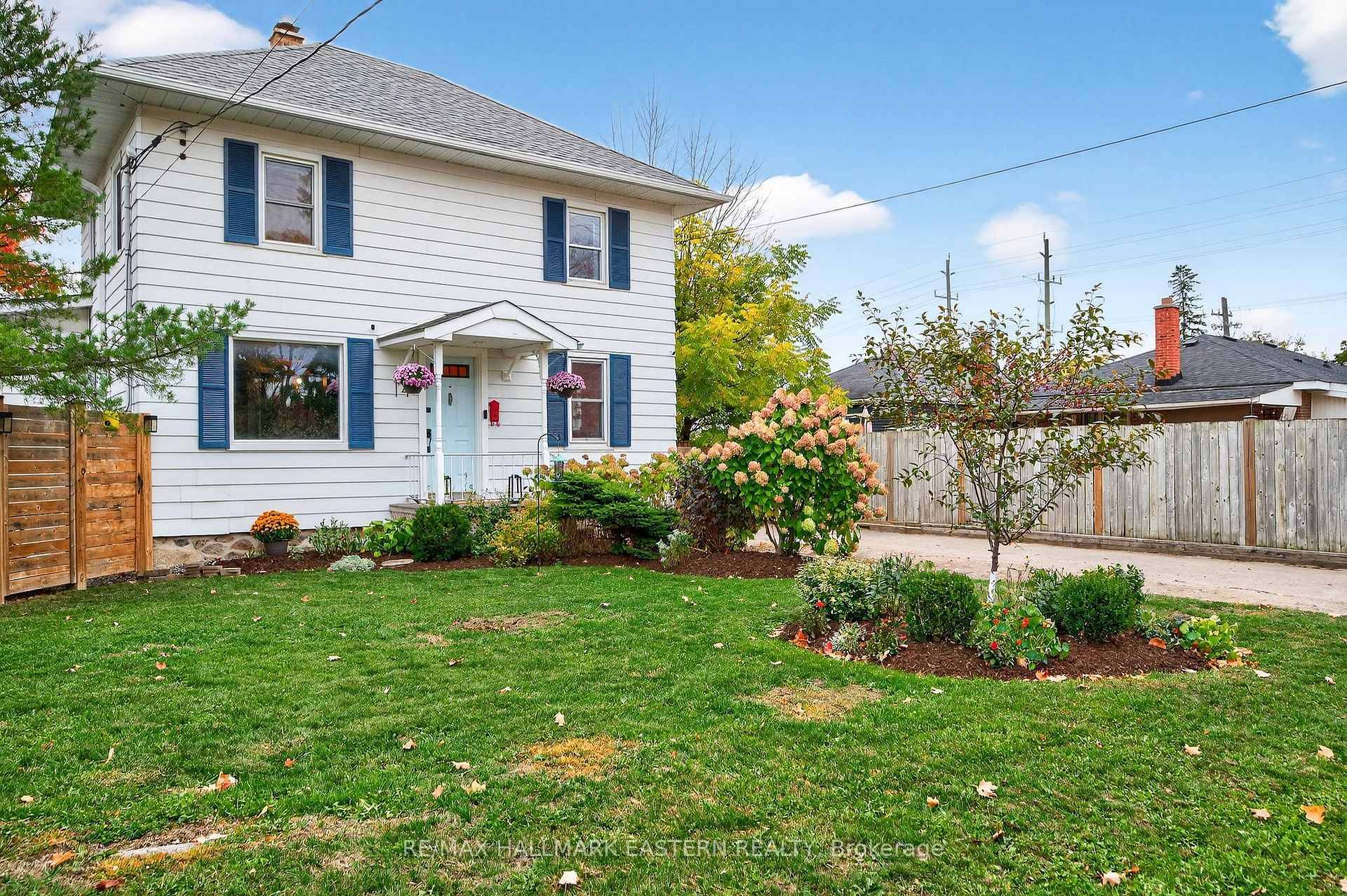 Welcome to this charming 3 bedroom, 2 bath, 2 storey home nestled on a quiet cul de sac just steps from PRHC.