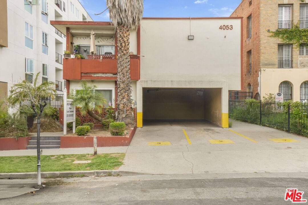 4053   Oakwood Ave 15BR Mid Wilshire La