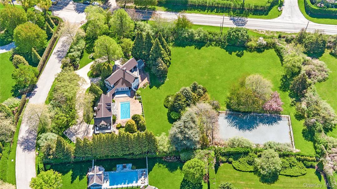 Estate with Tennis amp ; Buildable Lot, South of Highway, Near Ocean Less than one mile from the ocean, in one of Bridgehampton South's most treasured estate settings, this offering ...