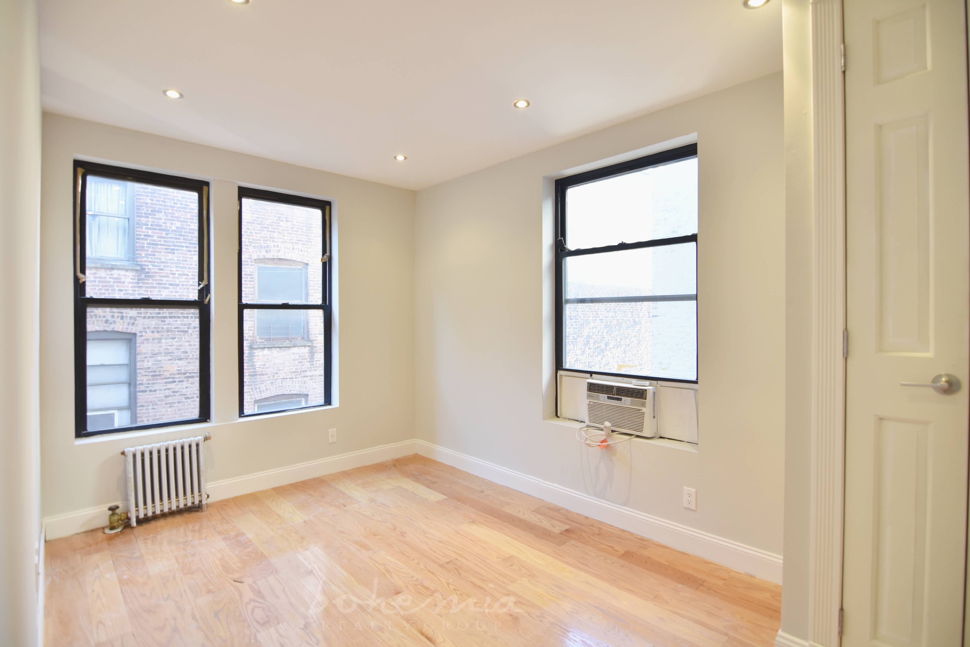 Location W 180th Street b t Cabrini amp ; Pinehurst laundry IN UNIT !