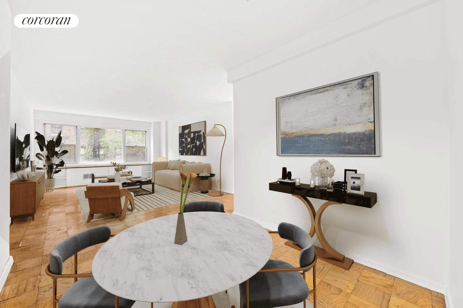 Move right into this very elegant apartment in a full service 24 hour doorman building with responsive and friendly staff.