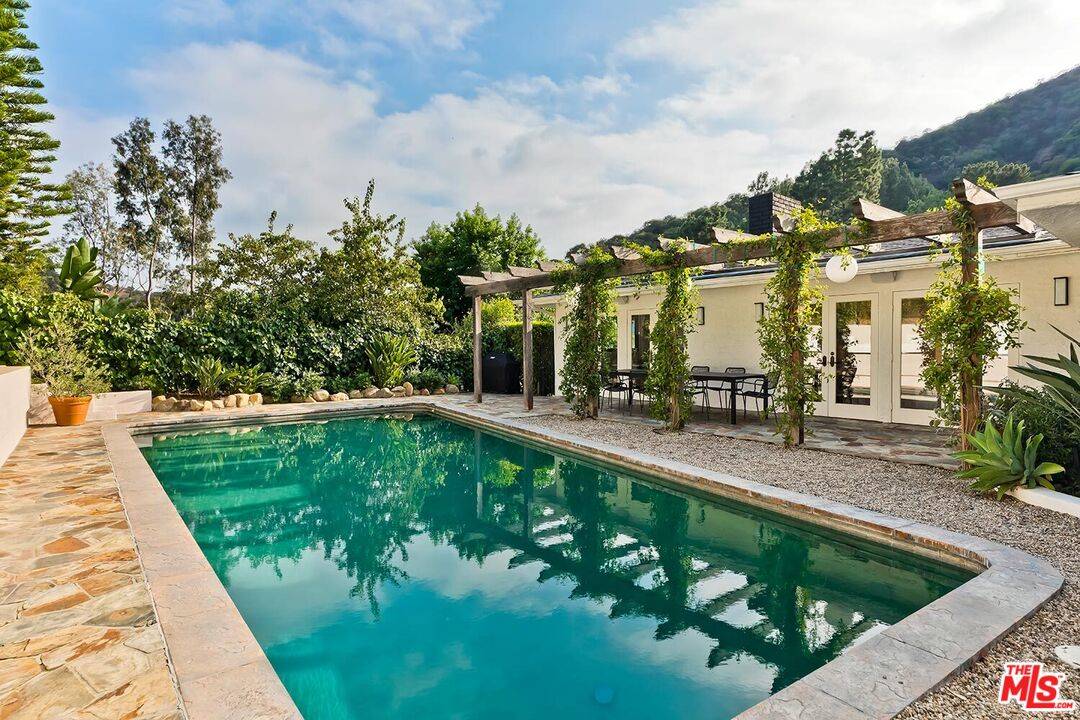 2268   Betty Ln 4BR Beverly Hills Post Office | B.H.P.O. La