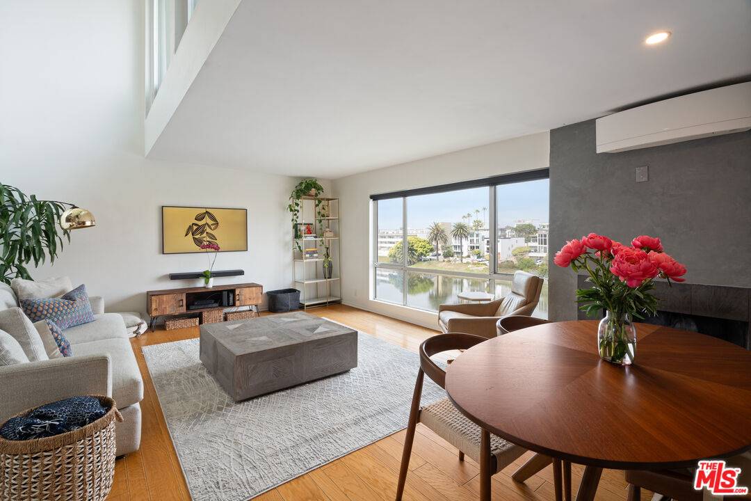 6400   Pacific Ave 2BR La