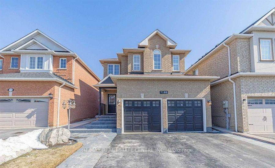 Charming 3 Bedroom Detached Home for Rent in Meadowvale Village, Mississauga !