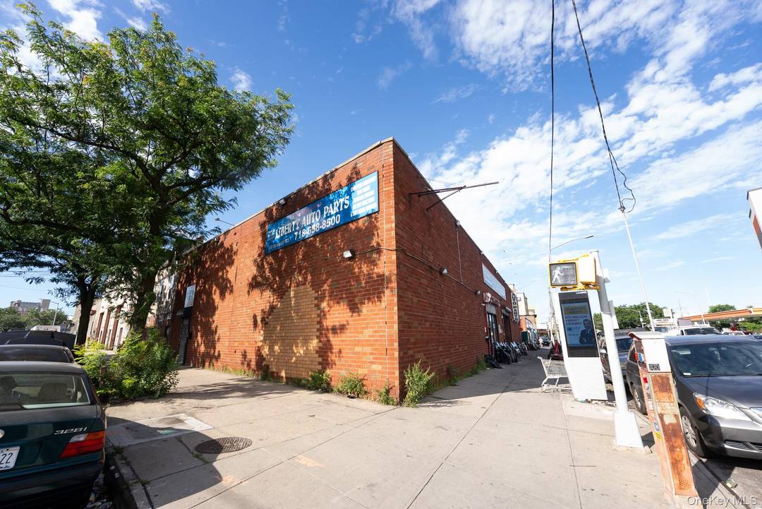 This assemblage consists of three properties currently set up with a mix of commercial retail space and vacant land.