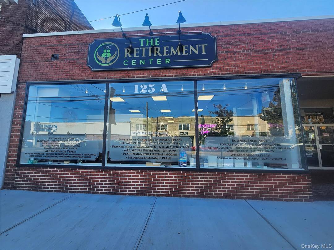 Prime Retail, Office or Professional Services Suite with Great Exposure Right on South Wellwood Avenue Along Lindenhurst's Bustling Business District.