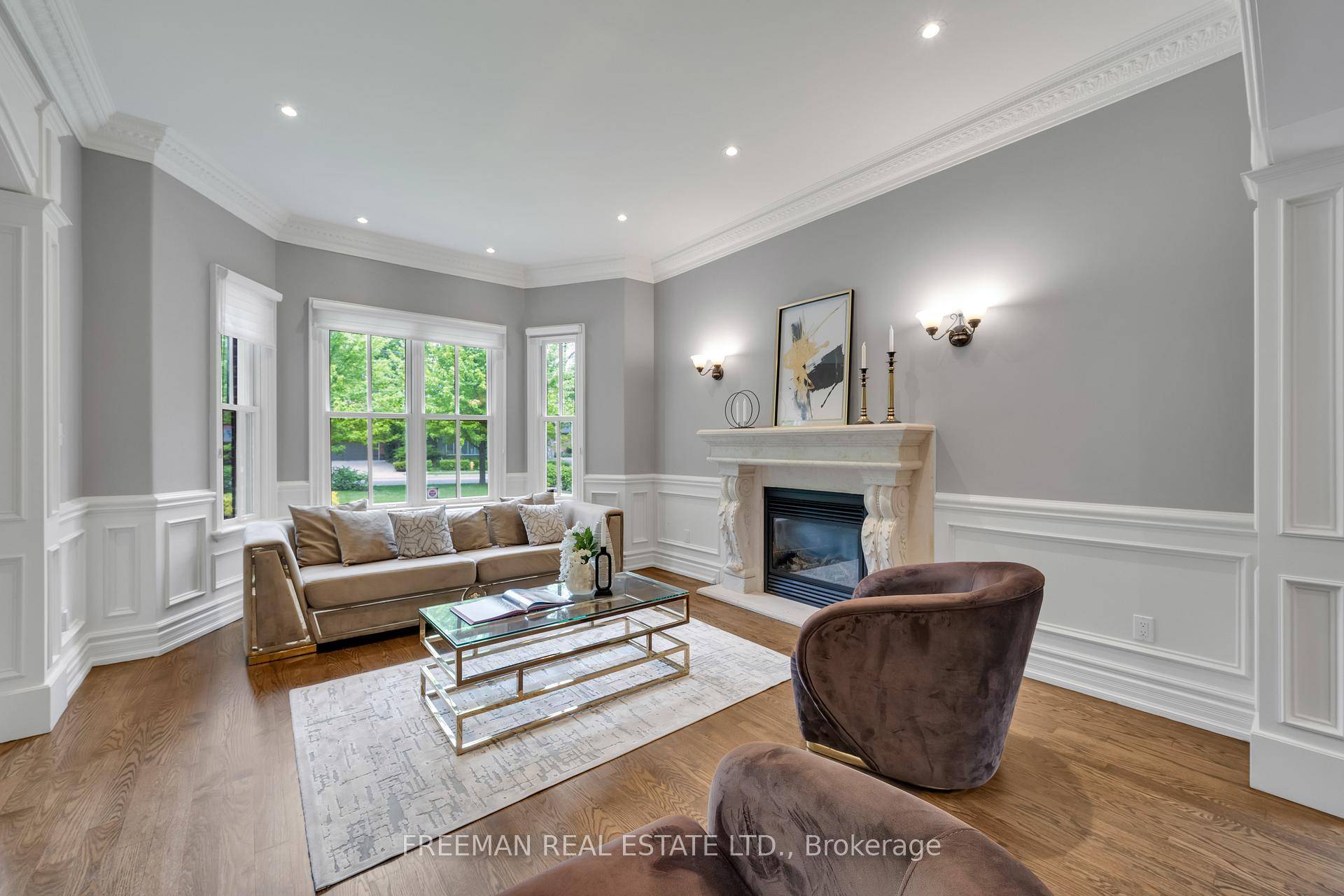 Absolutely stunning custom built family home offering over 5, 500 sq ft of bespoke luxury !