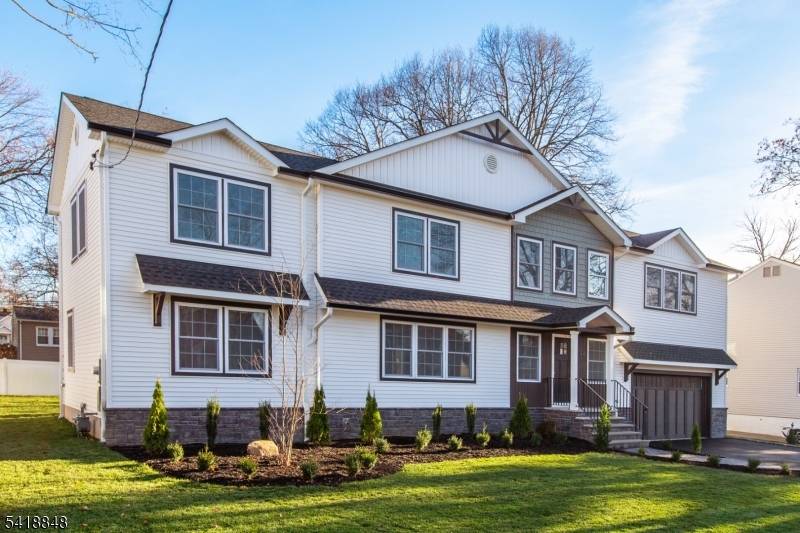 BACK ON THE MARKET READY FOR ITS NEXT CHAPTER !