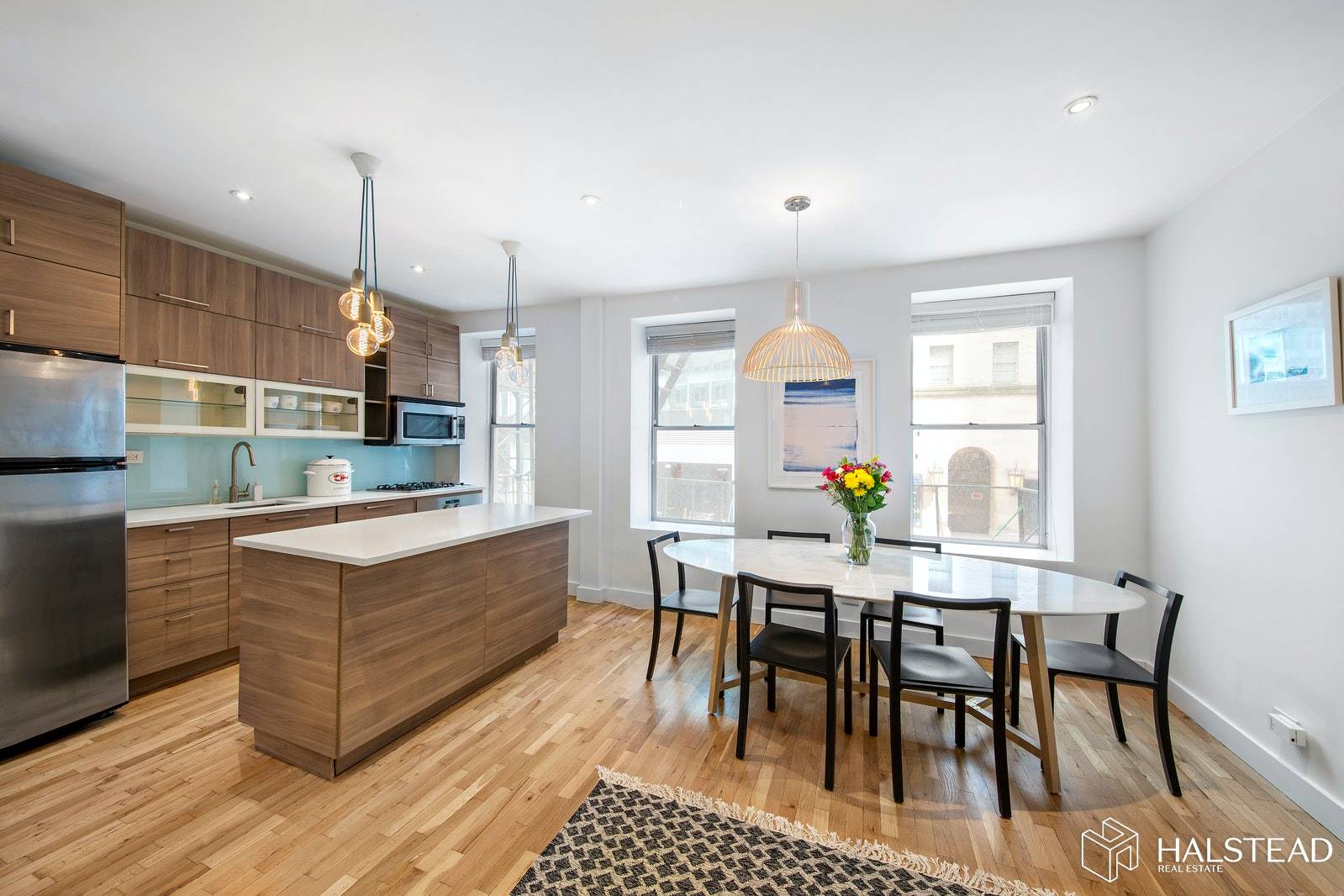 Recently renovated and in pristine condition, this 3 bedroom and 2 full bathroom duplex is truly a rare find.
