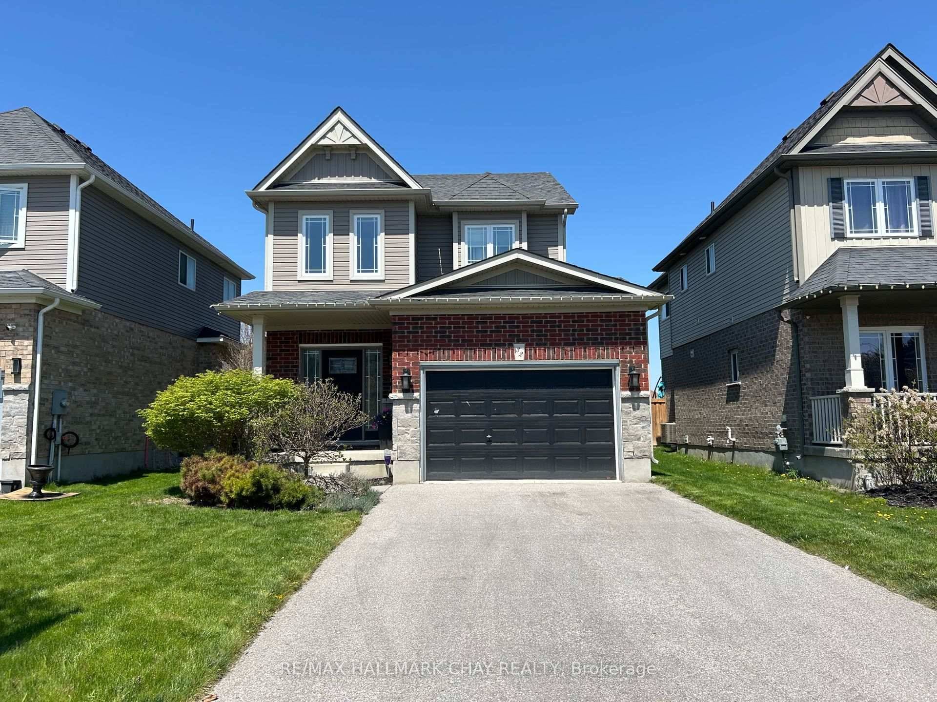 Stunning family detached in sought after Alliston !