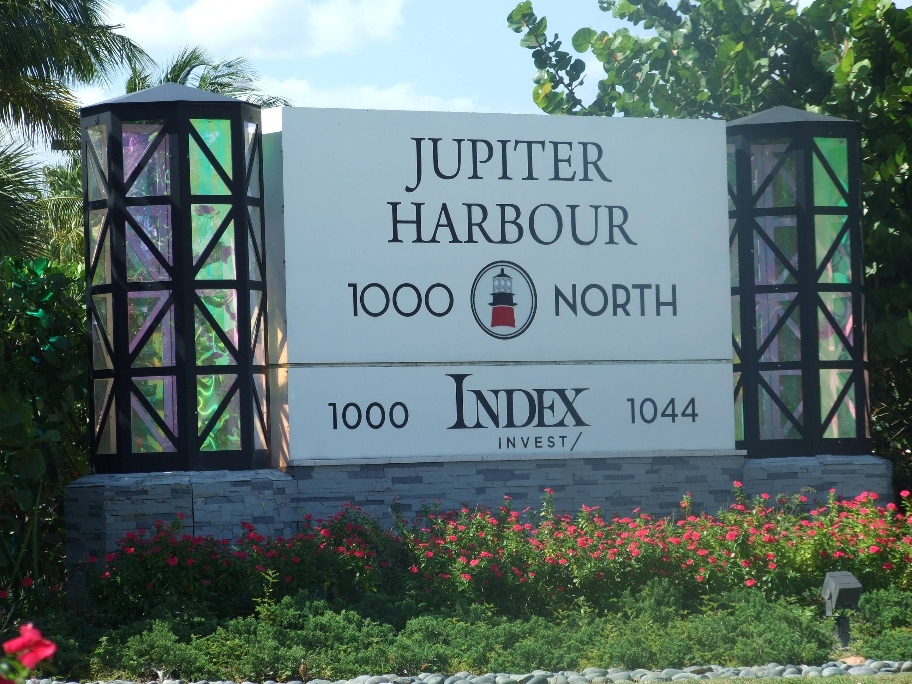 Executive Townhome in the waterfront community of Jupiter Harbour.