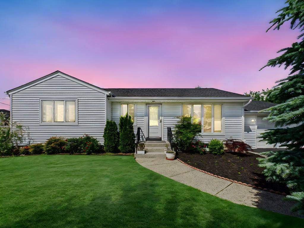 Charming Ranch Style Home Move In Ready !