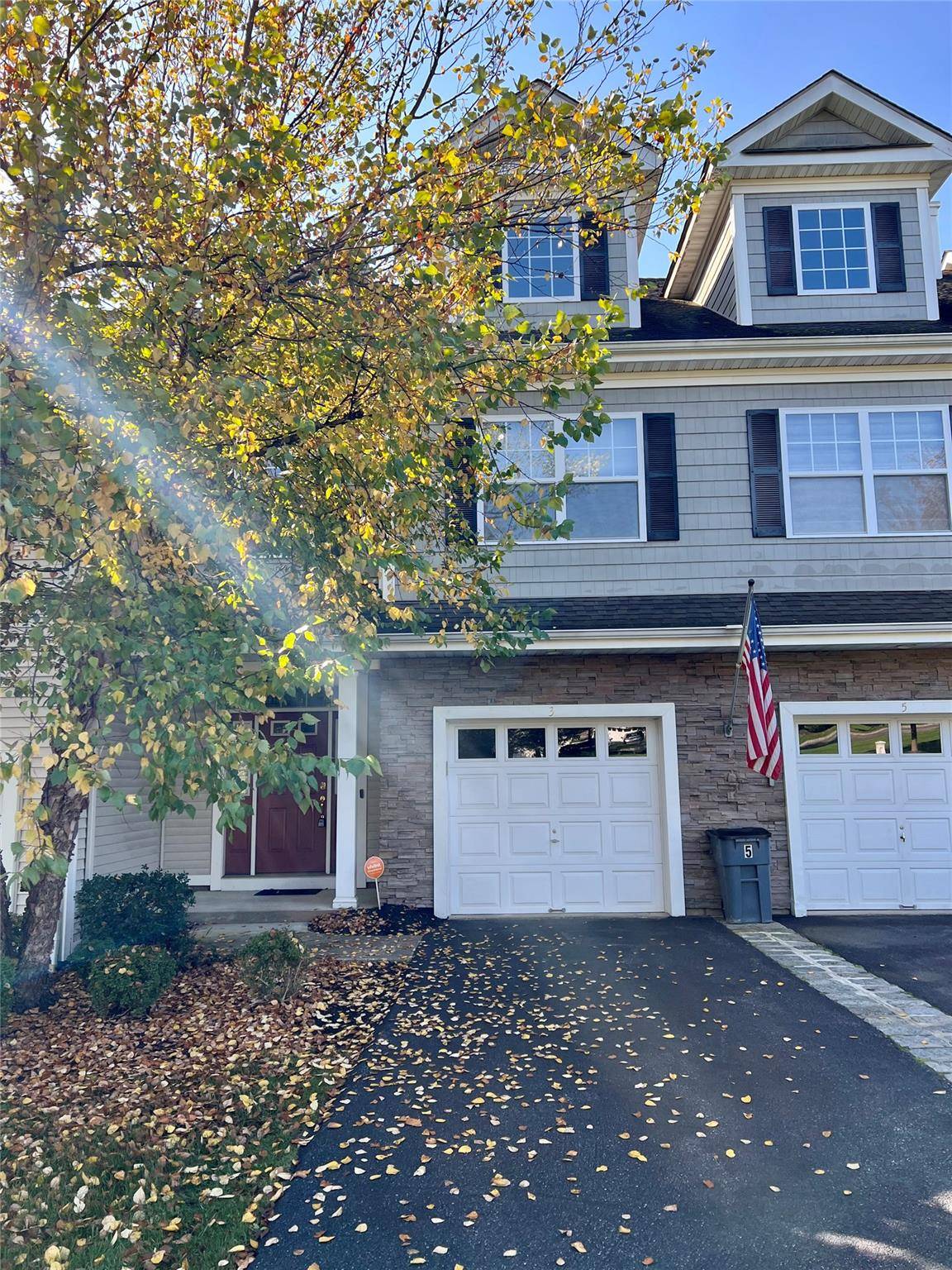 Welcome to this stunning multi level rental in the Fairways community !
