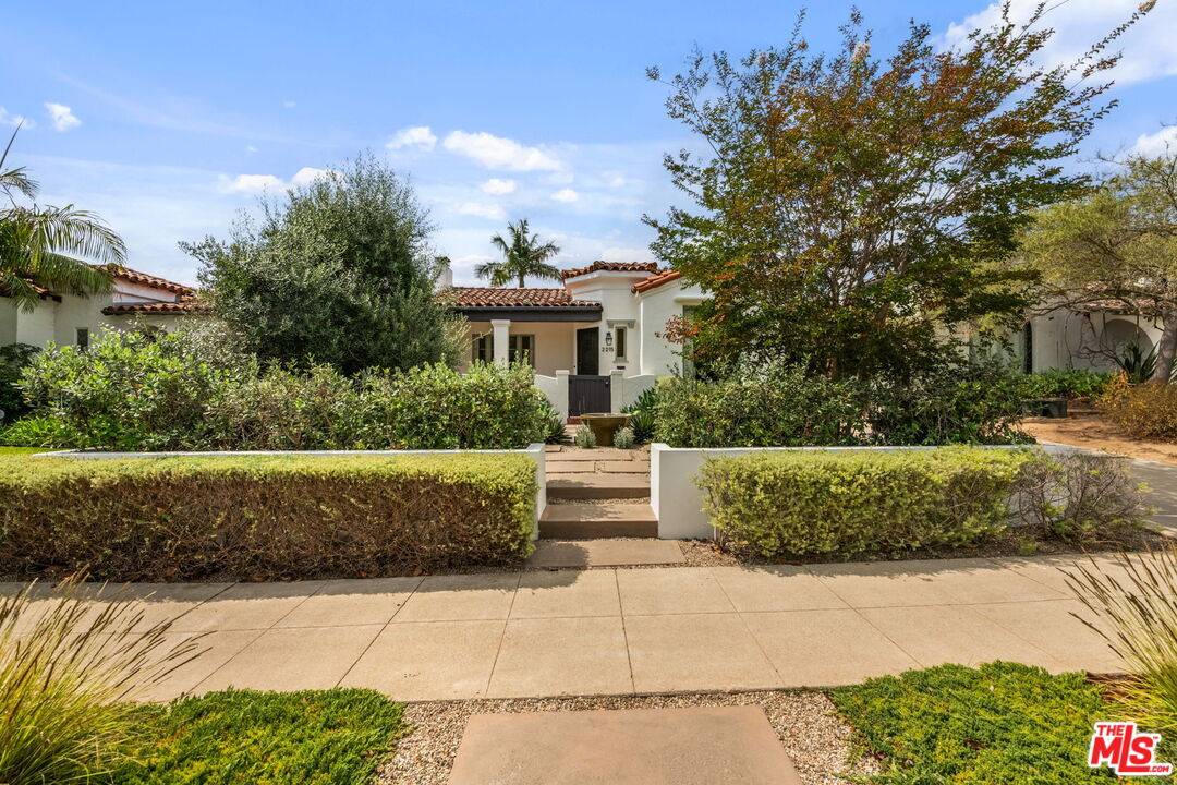 2215 Prosser Ave 3BR La