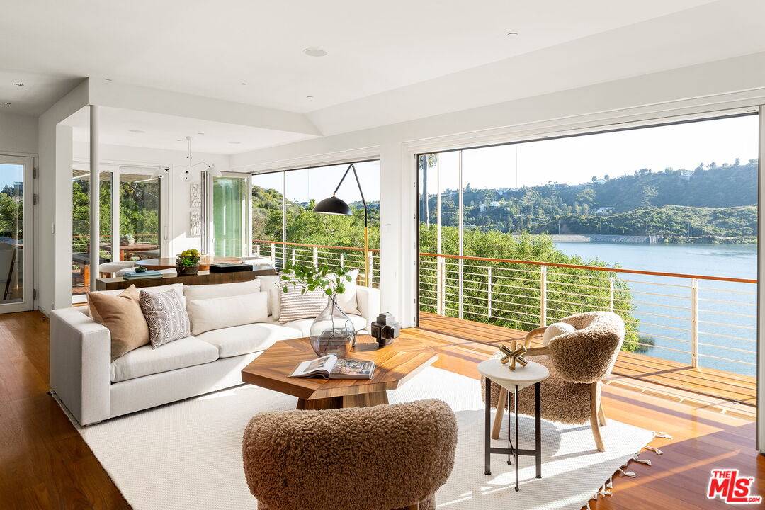 11000   Scenario Ln 4.0 Bel Air LA