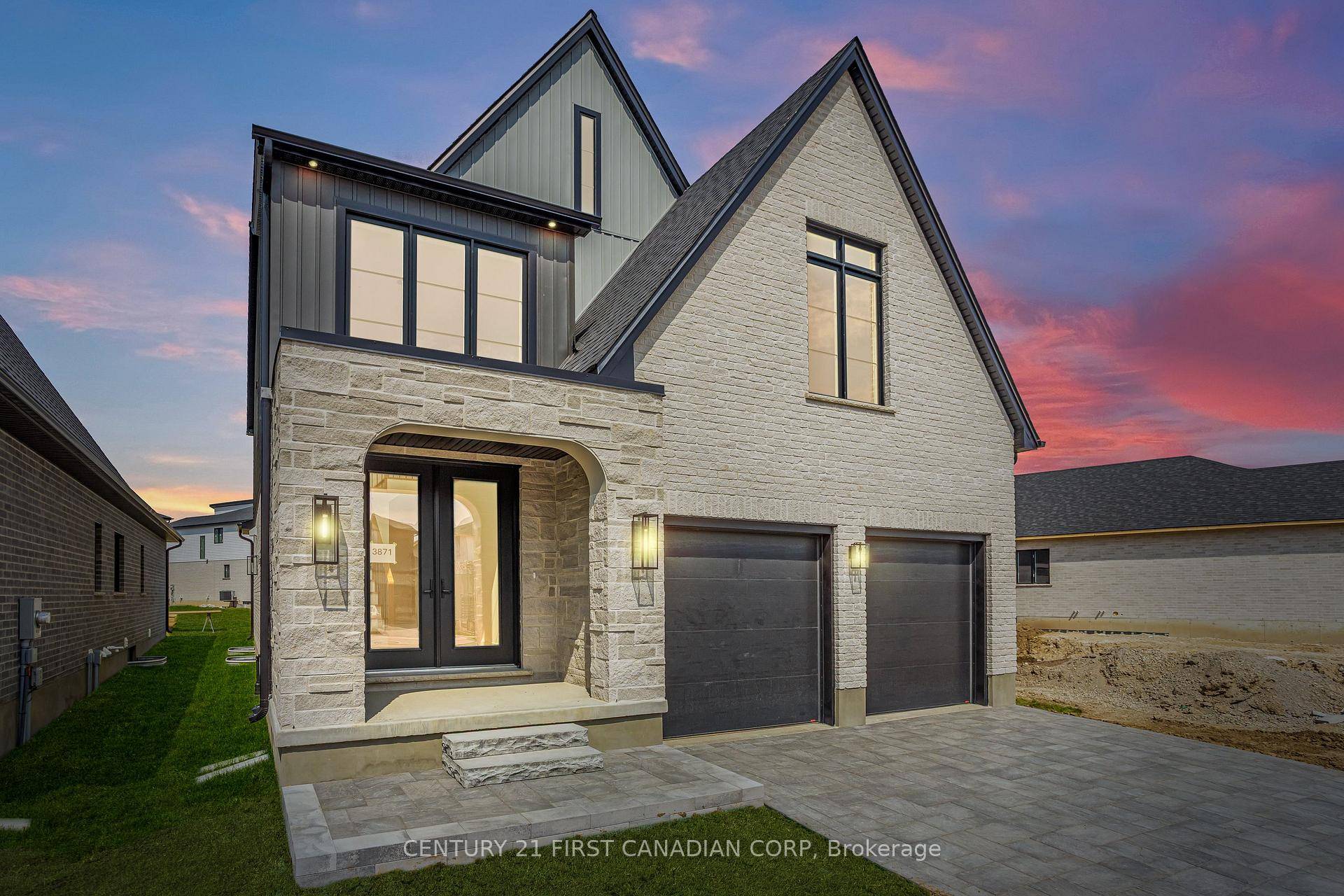 This model home checks all the boxes !