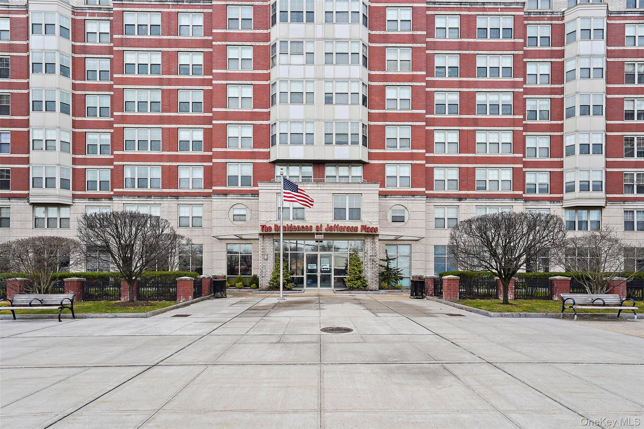 Top floor gem in the heart of downtown White Plains !
