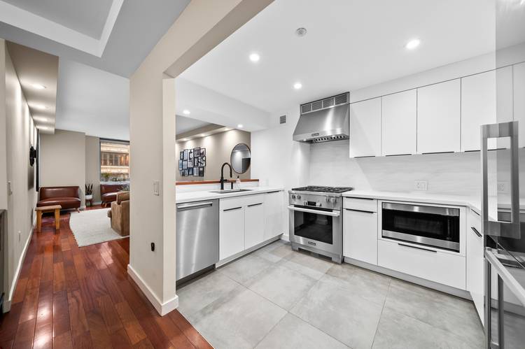Fully reimagined with a meticulous, design forward renovation, Residence 7D at 121 East 23rd Street is a beautifully appointed two bedroom, two bathroom residence in a full service condominium.