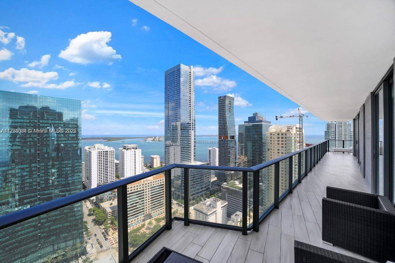 Stunning 3 Bedroom Den 2.