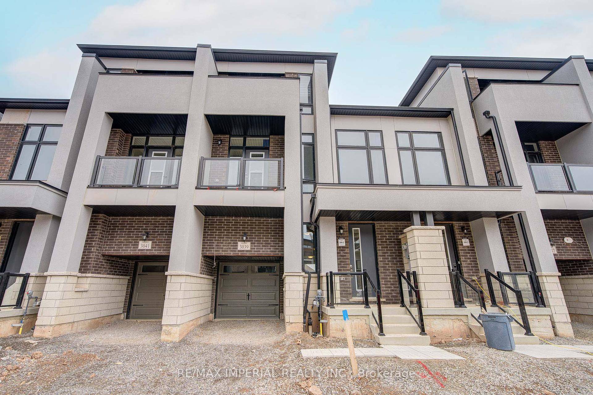 Welcome to 3039 Perkins Way, a brand new, luxury designed 3 storey townhouse, in one of Oakville's most sought after neighborhoods.