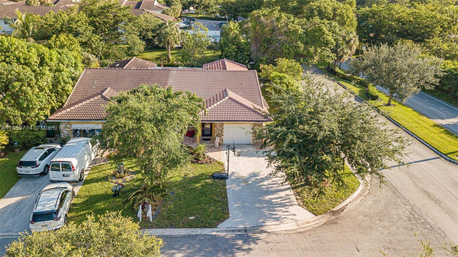 Beautiful and well maintained home in the heart of Coral Springs, This property has been upgraded, offering granite countertops and stainless steel appliances.