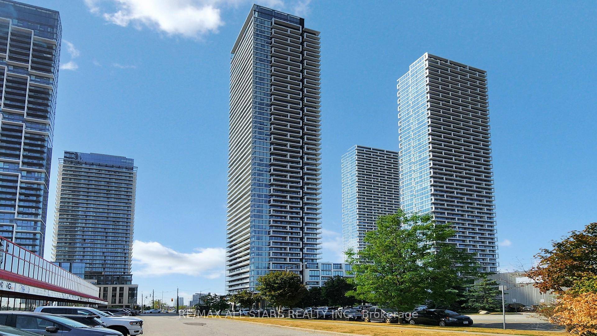Move On Up To This High Floor, Practical Unit With Stunning Views !