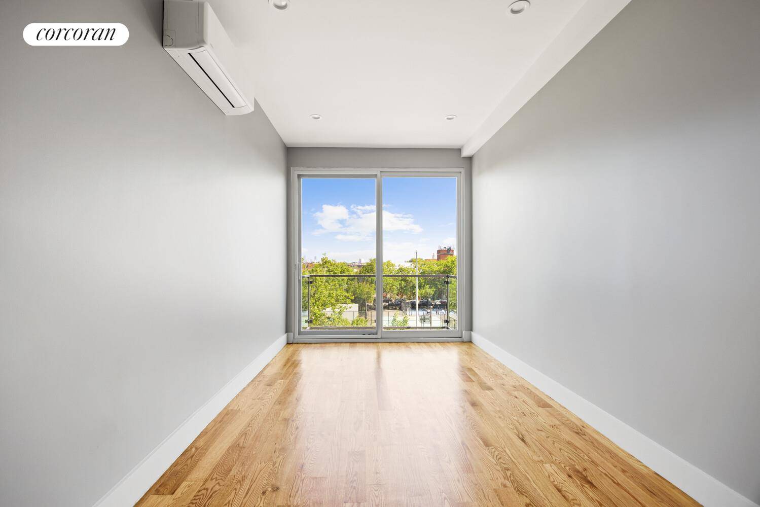 Welcome to 4A a beautifully crafted 2 bedroom, 1 bathroom penthouse offering 601 square feet of sun filled living space in Crown Heights.