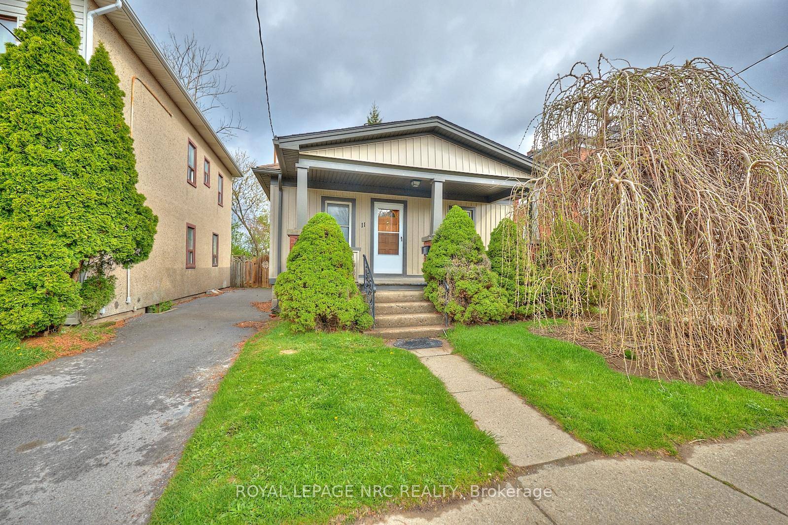 Nice bungalow with 2 bedrooms and 1 full bath.