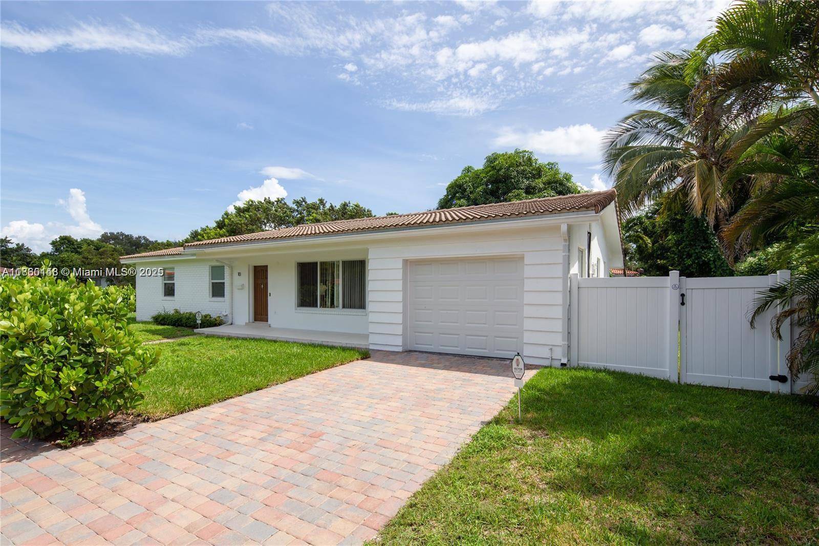 Welcome to 10 NW 100th St, Miami Shores, FL 33150.